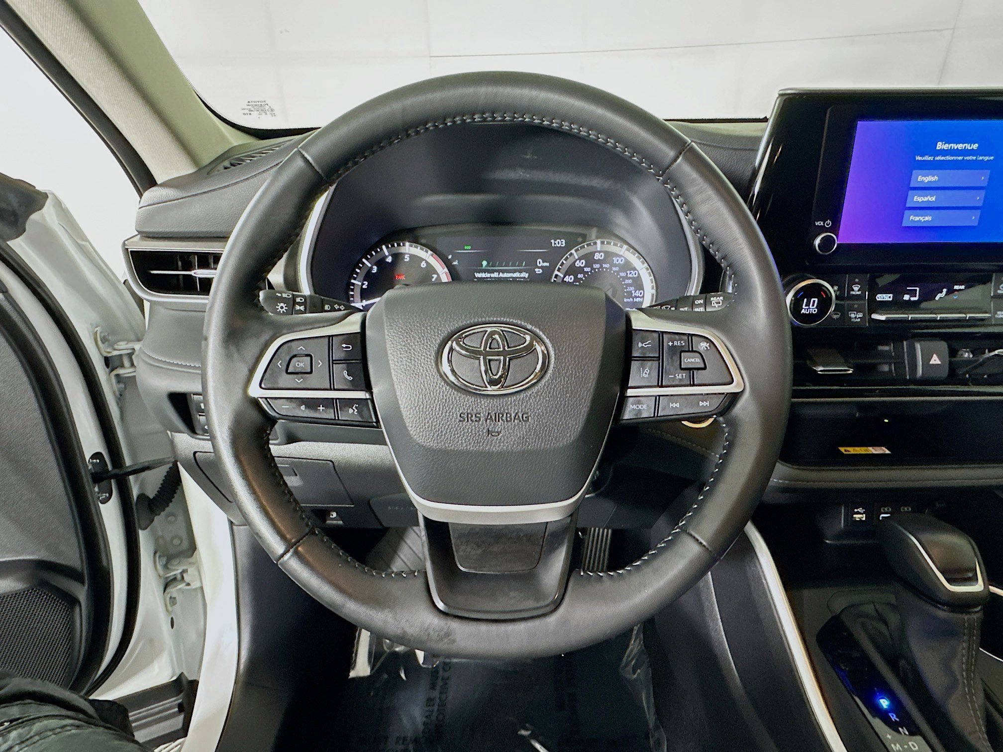 Certified Used 2025 Pearl Toyota XLE image 15