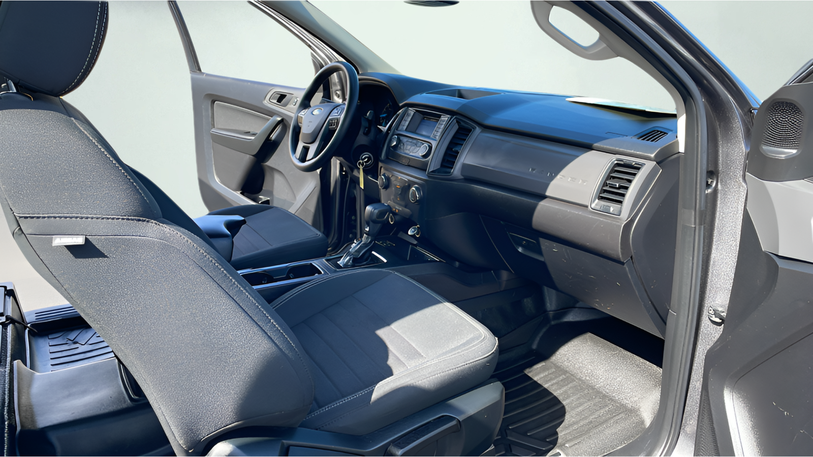 Used 2020 Magnetic Ford XL image 19