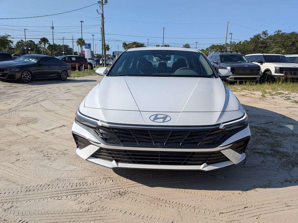 New 2026 White Hyundai SE image 8