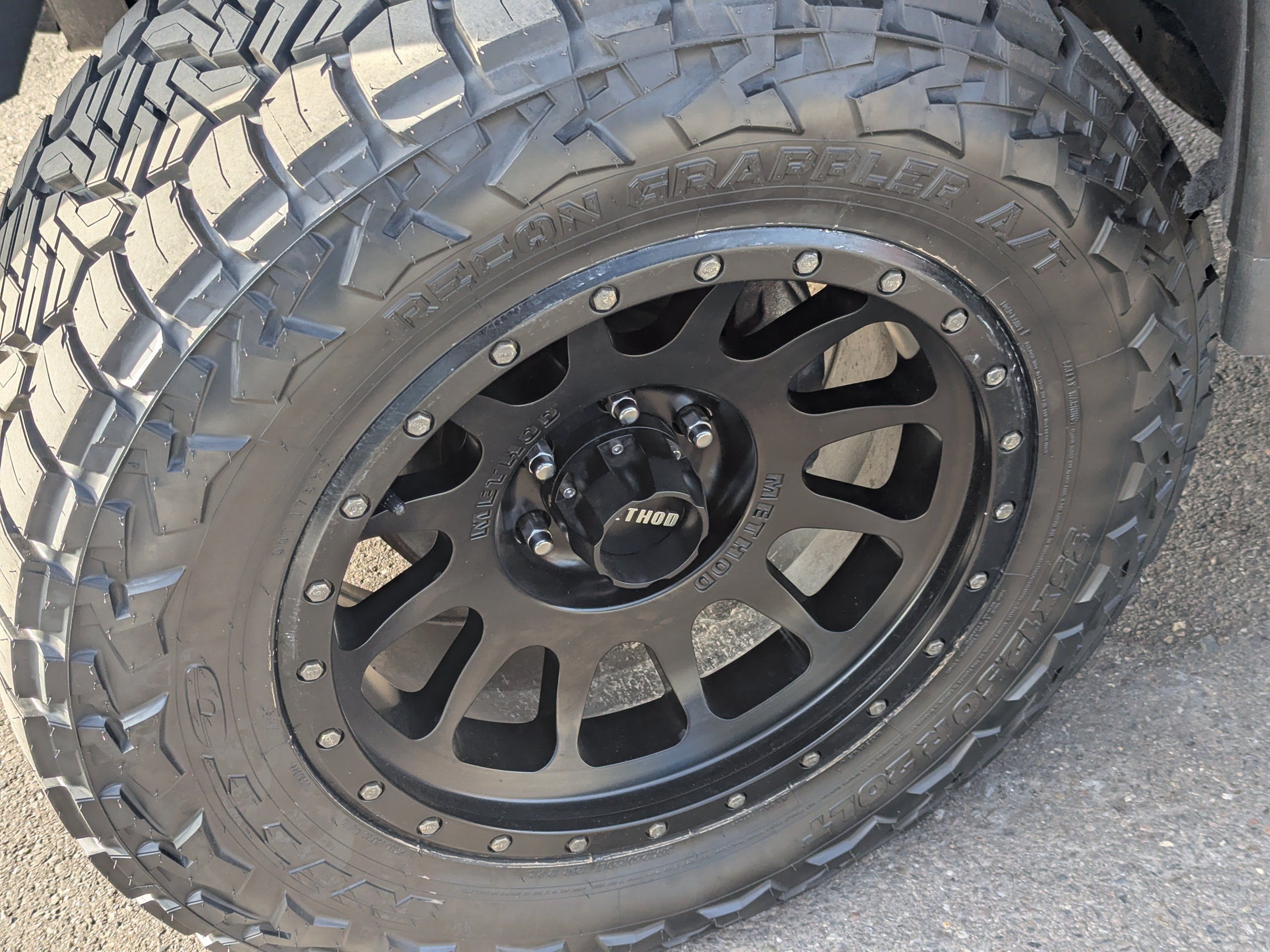 Used 2020 ONYX BLACK GMC Elevation image 45