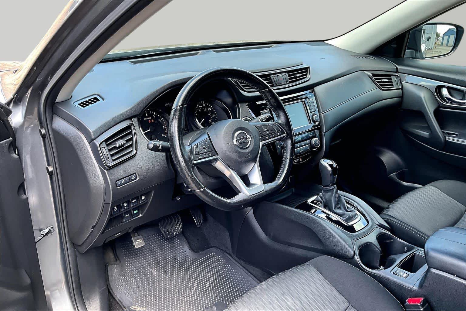 Used 2020 Gun Metallic Nissan SV image 18