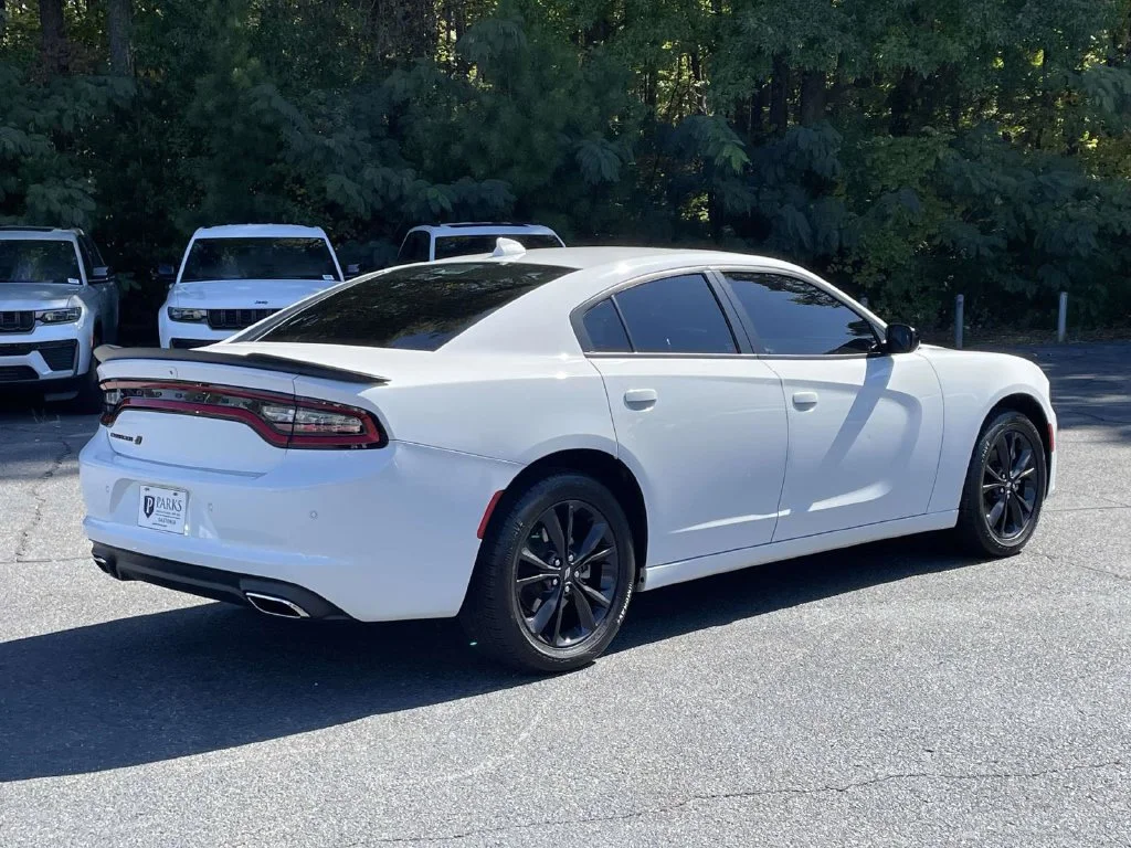 Used 2021 White Dodge SXT image 8