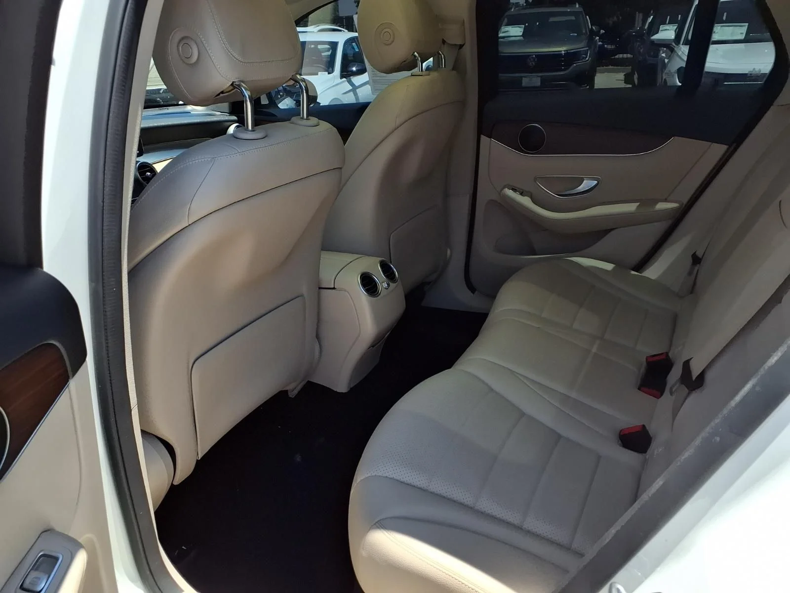 Used 2022 White Mercedes-Benz GLC 300 image 19