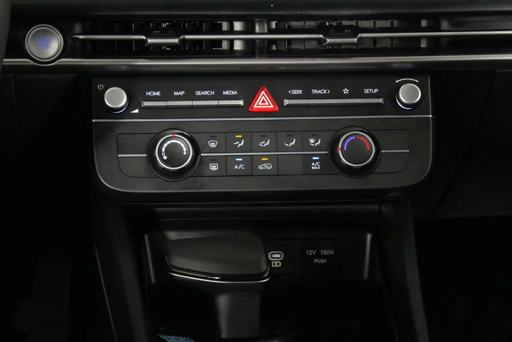 Used 2025 Black Hyundai SE image 22