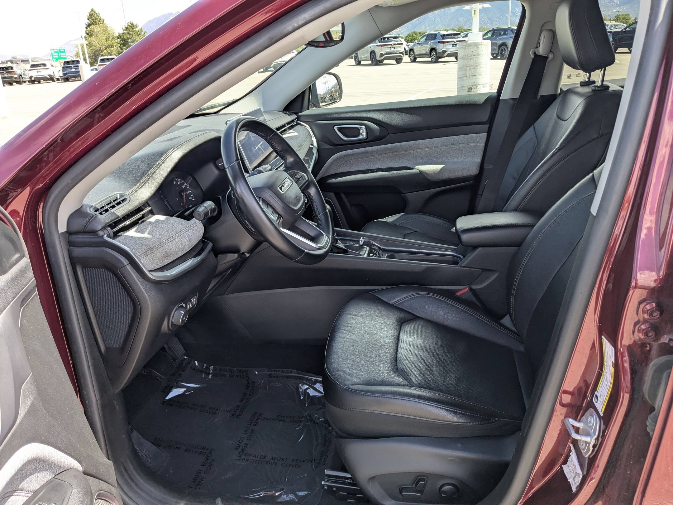 Used 2022 Velvet Red Pearlcoat Jeep Latitude Lux image 27
