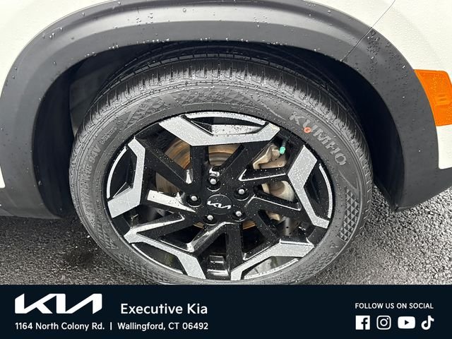 Certified Used 2024 White Kia SX image 7