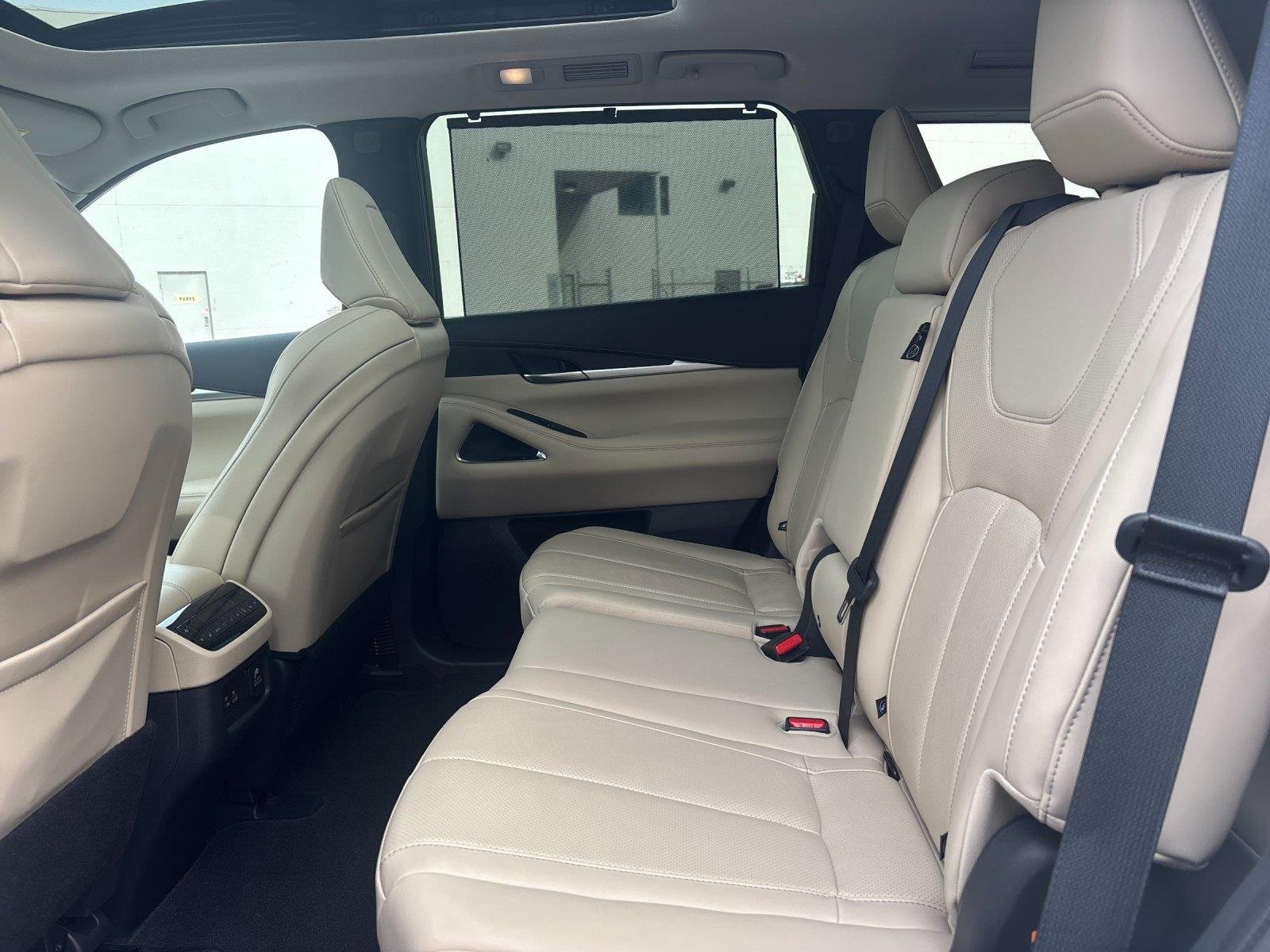 Used 2023 Majestic White INFINITI SENSORY image 33