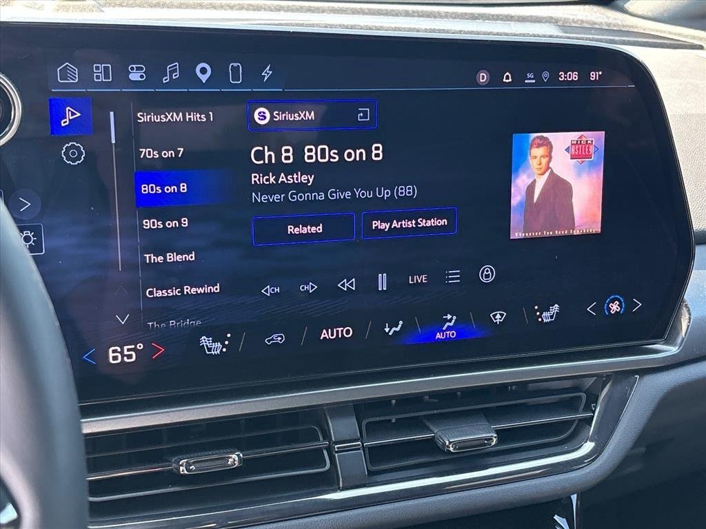 2024 Chevrolet Equinox EV Launch Edition - Photo 13
