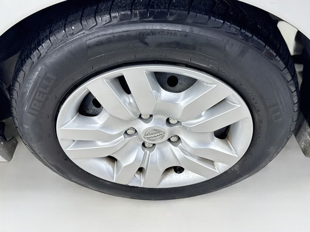 Used 2012 Brilliant Silver Metallic Nissan 2.5 S image 35