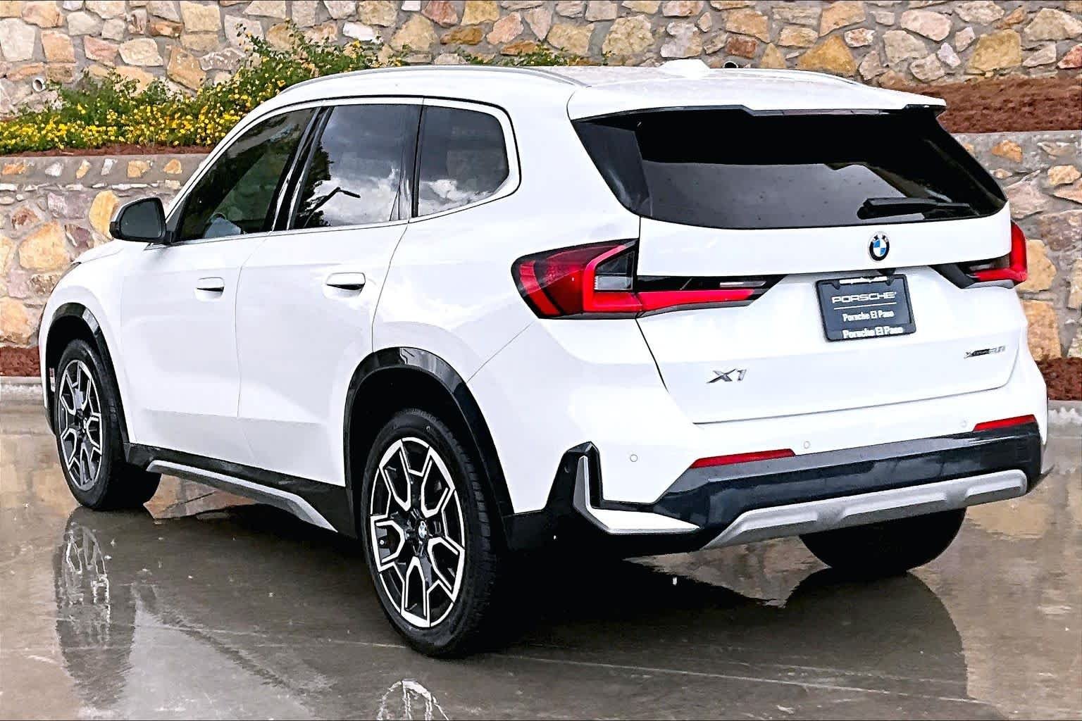 Used 2023 Alpine White BMW xDrive28i image 3
