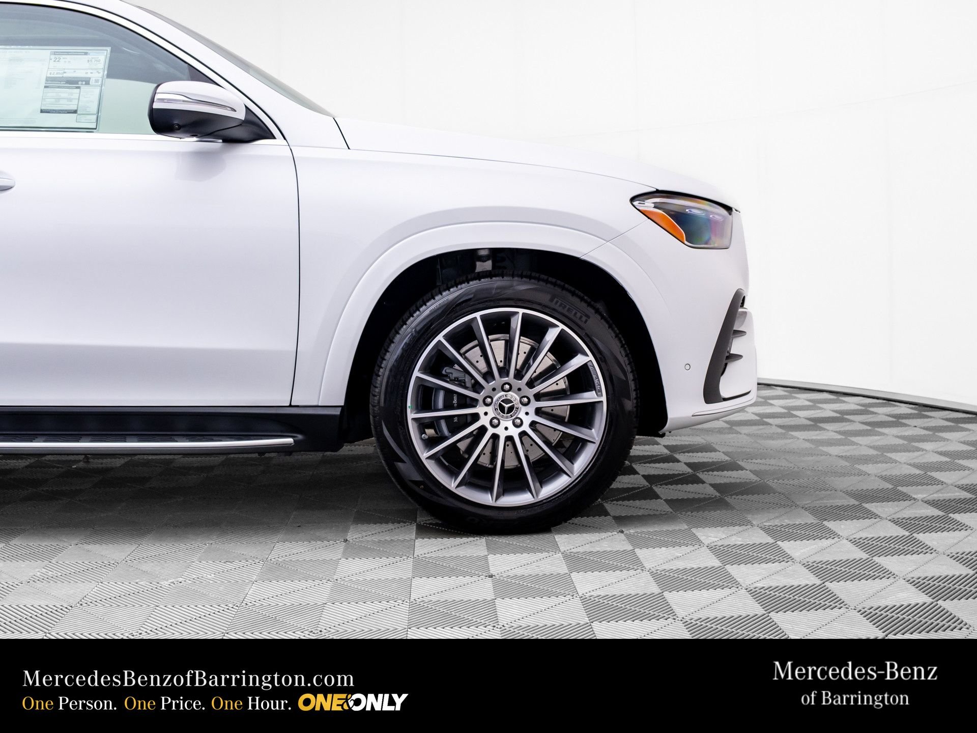New 2026 MANUFAKTUR Moonlight White Metallic Mercedes-Benz GLE 350 image 36