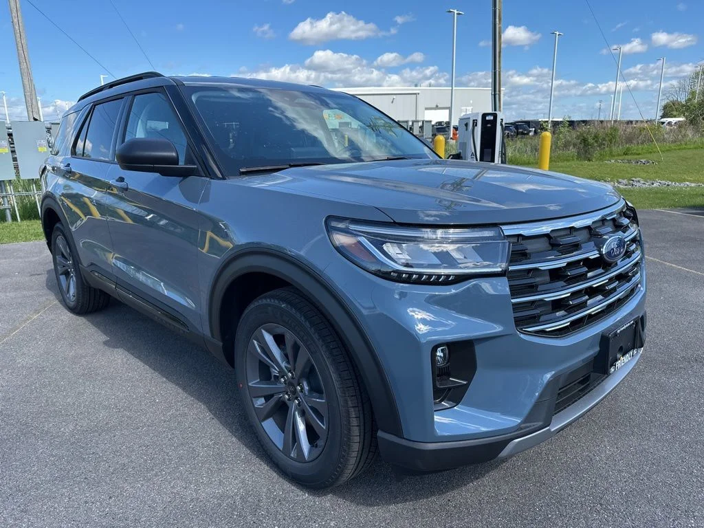 Used 2026 Vapor Blue Metallic Ford Active image 1