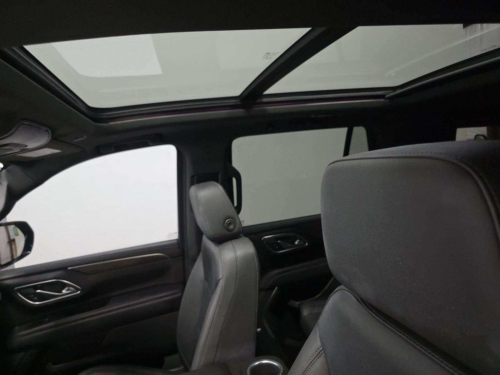 Used 2022 Black Chevrolet Z71 image 14