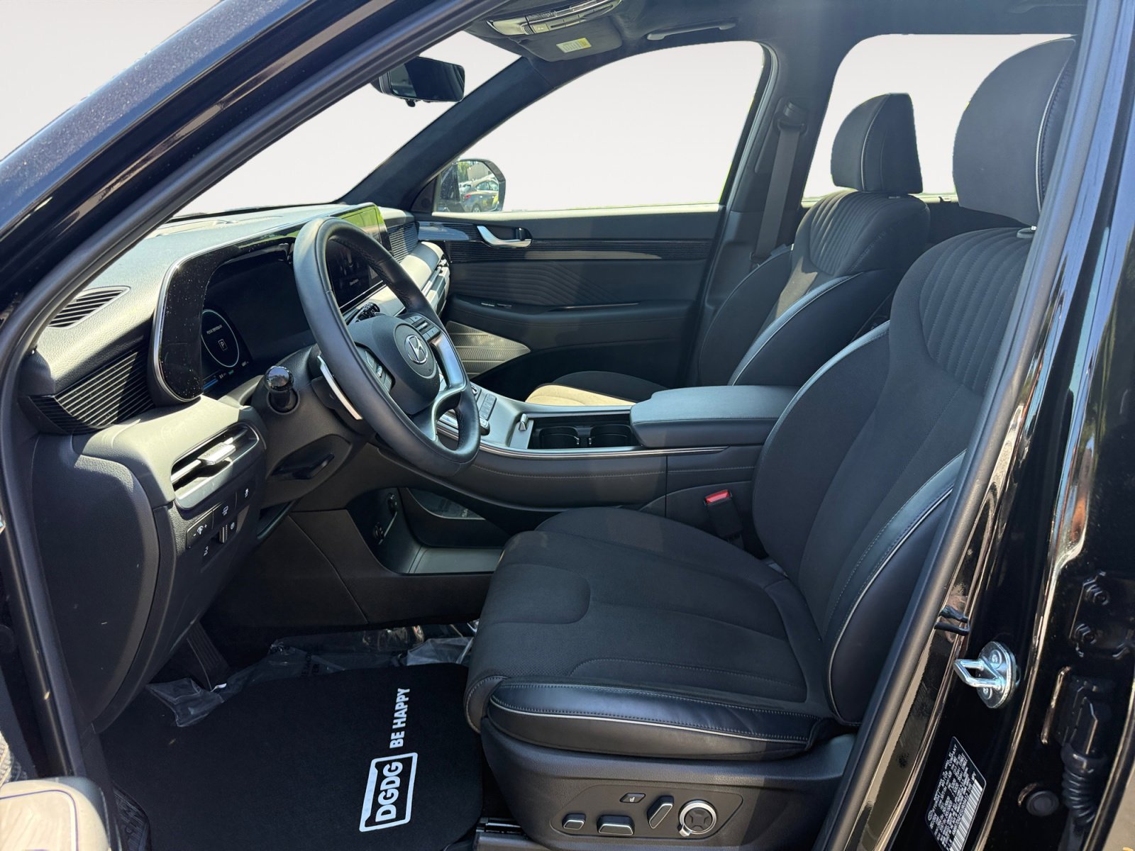 Used 2025 Abyss Black Hyundai Calligraphy Night Edition image 10