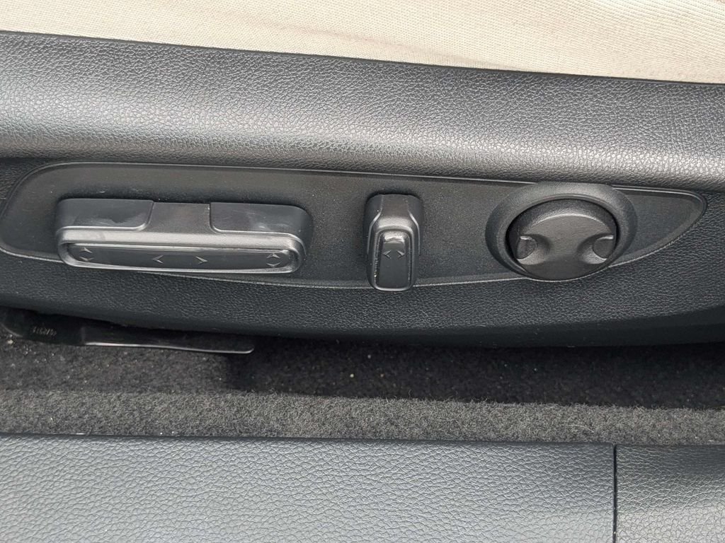 Used 2023  Honda EX image 19