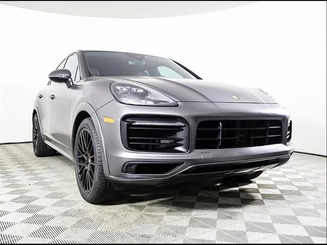 2023 Porsche Cayenne GTS's photo