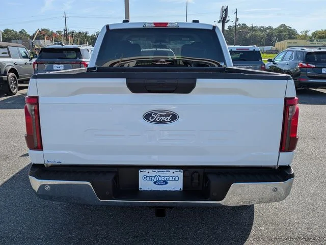 Certified Used 2025 Oxford White Ford XLT image 5
