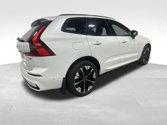 New 2026 Crystal White Volvo Plus image 6