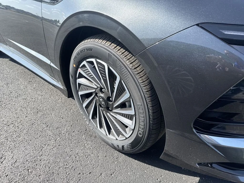 New 2026 Gray Hyundai SEL image 16