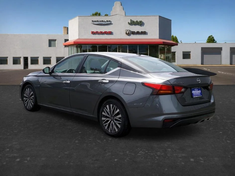 Used 2025 Gun Metallic Nissan SV image 5