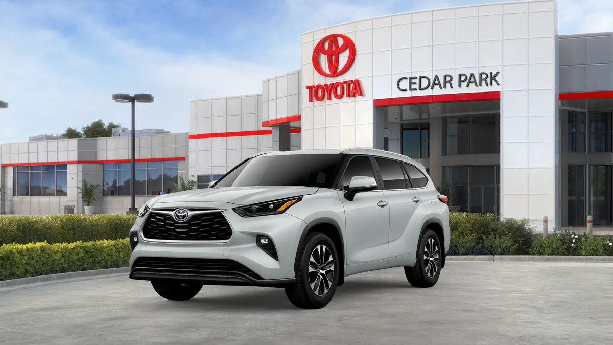 New 2026 Wind Chill Pearl Toyota XLE image 25