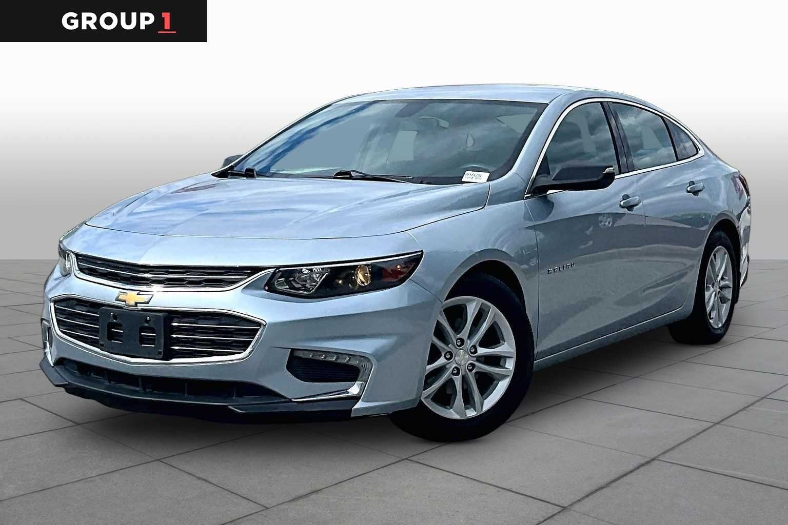 2017 Chevrolet Malibu Hybrid's photo
