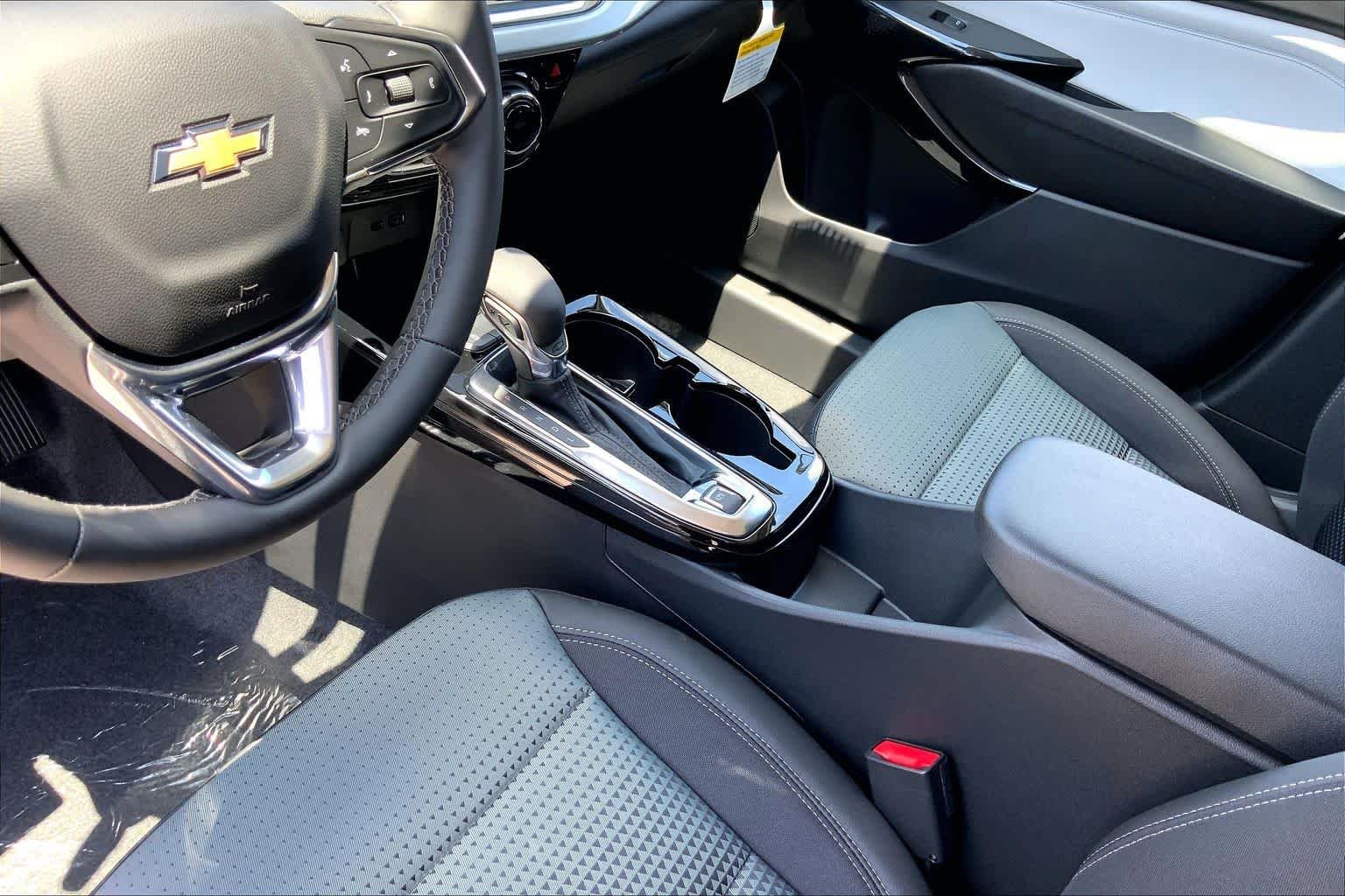 2026 Chevrolet Trax LT - Photo 8