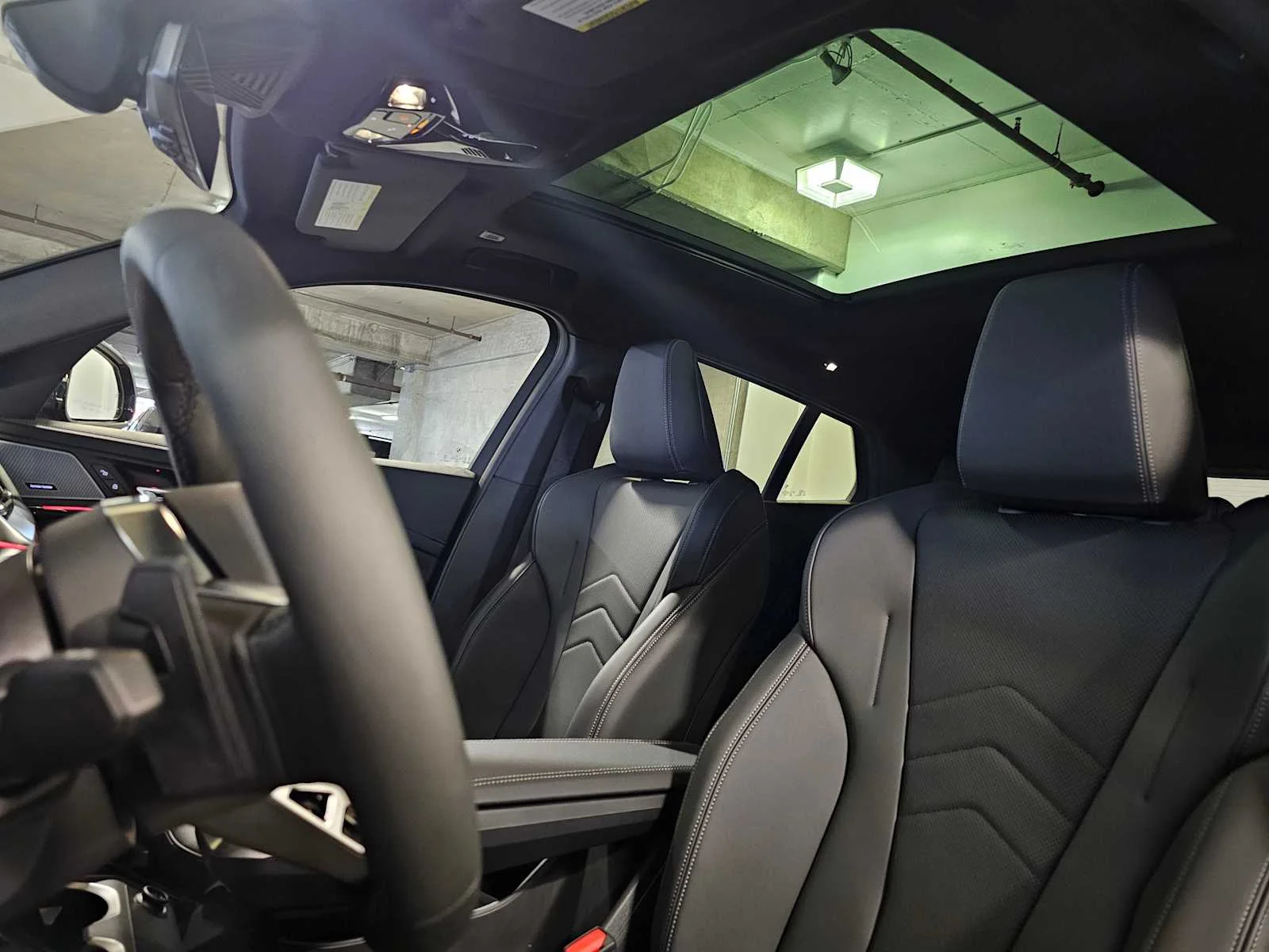 New 2026 Black Sapphire Metallic BMW xDrive28i image 33