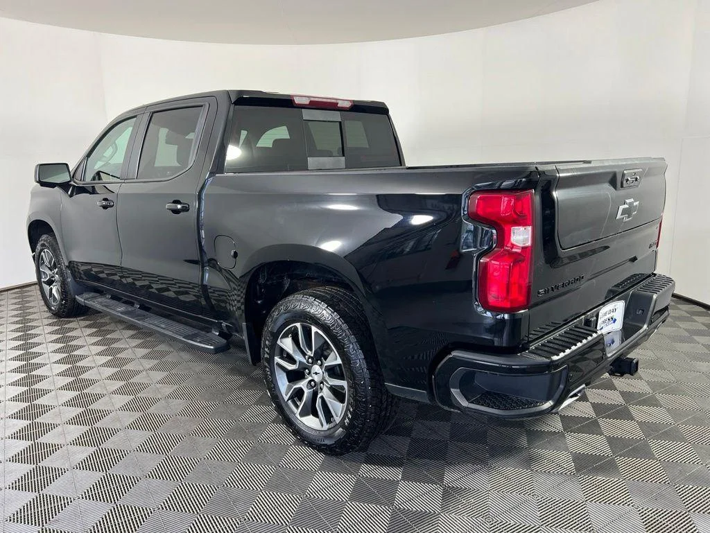 Used 2023 Black Chevrolet RST image 28