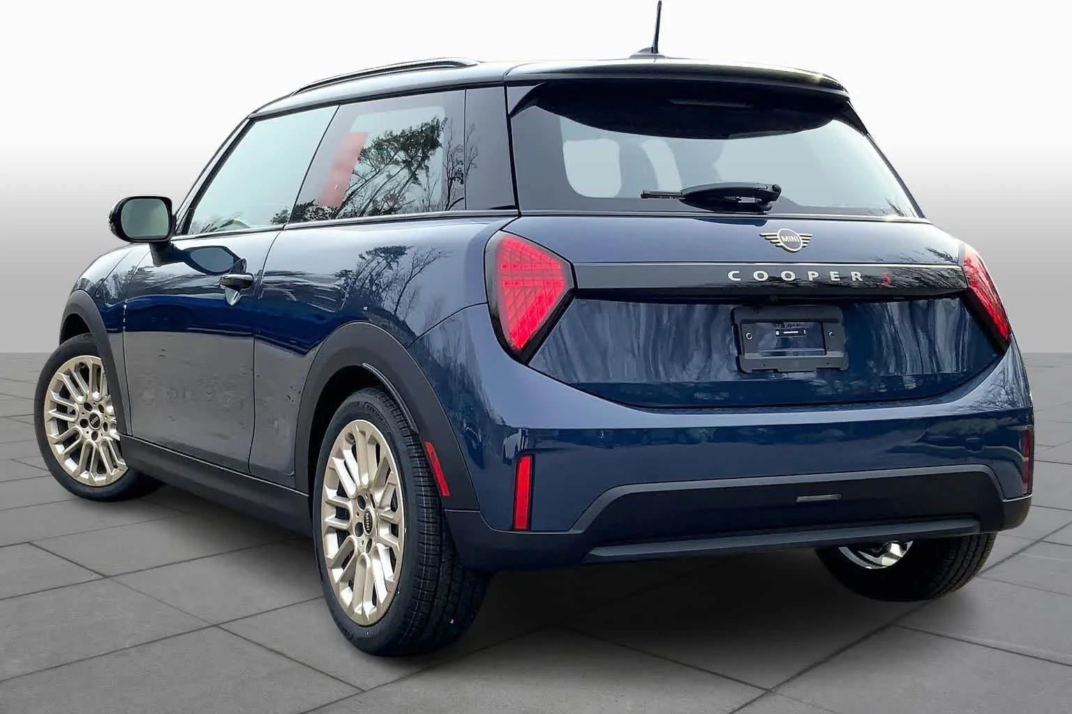 New 2026 Indigo Sunset Blue Metallic MINI Iconic image 12