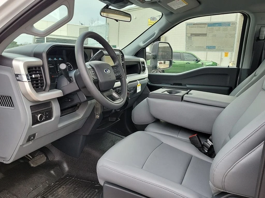 New 2026 Oxford White Ford F-350® XL image 10