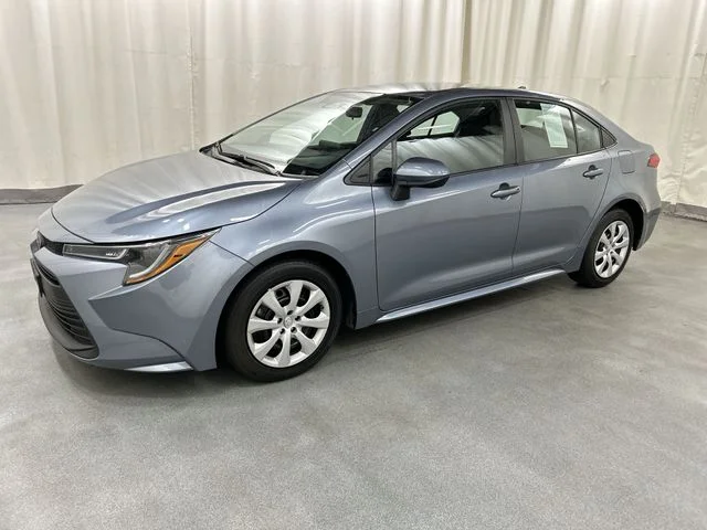 Used 2023  Toyota LE image 2