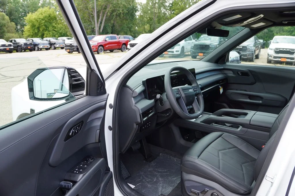 New 2027 Glacial White Pearl Kia X-Line EX image 10