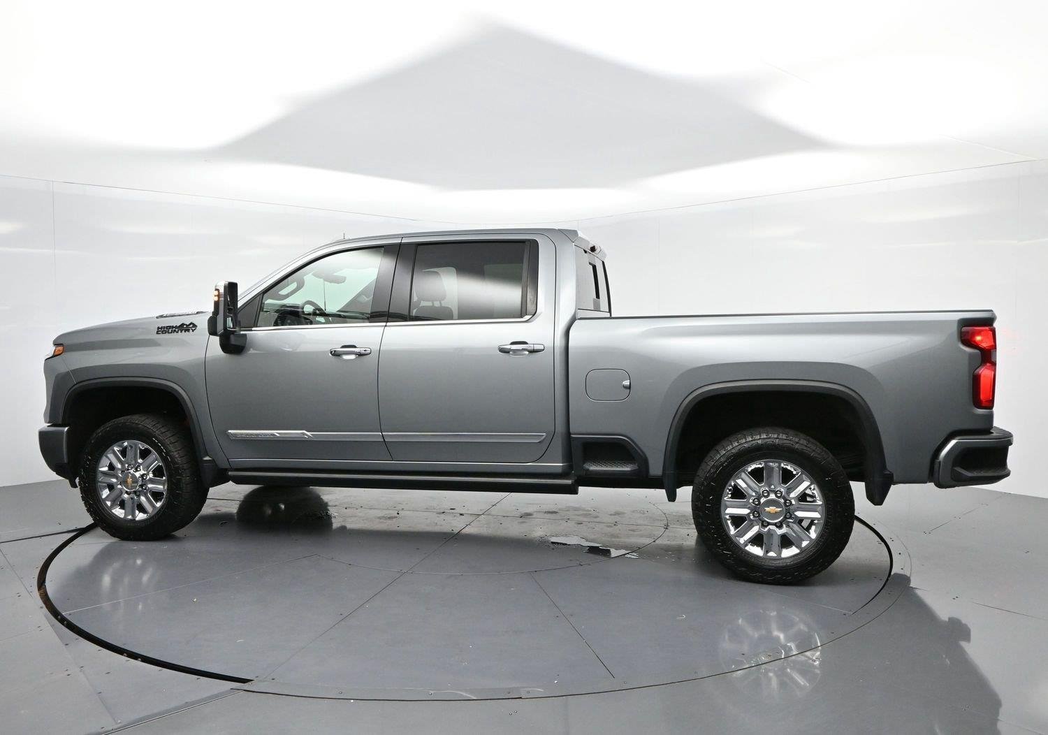 Used 2024 Sterling Gray Metallic Chevrolet High Country image 4
