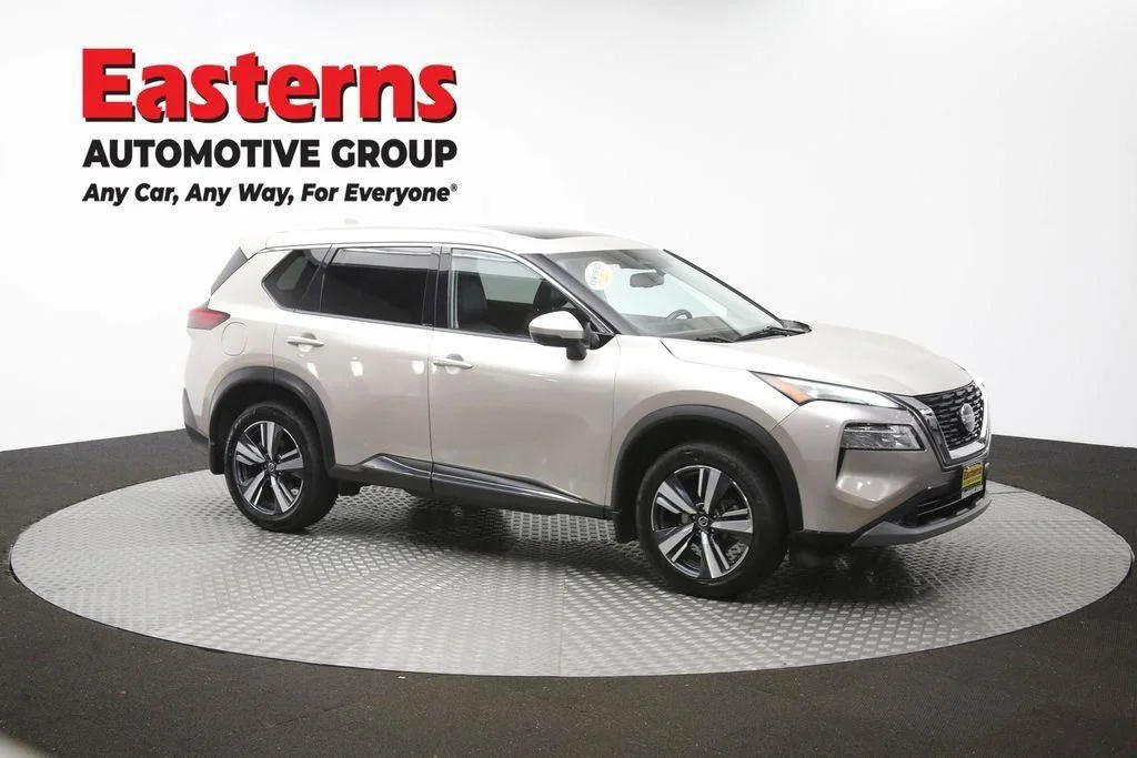 Used 2021 Gold Nissan SL image 52