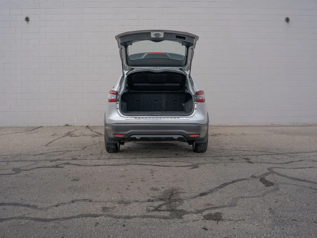 Used 2020 Silver Nissan SV image 14