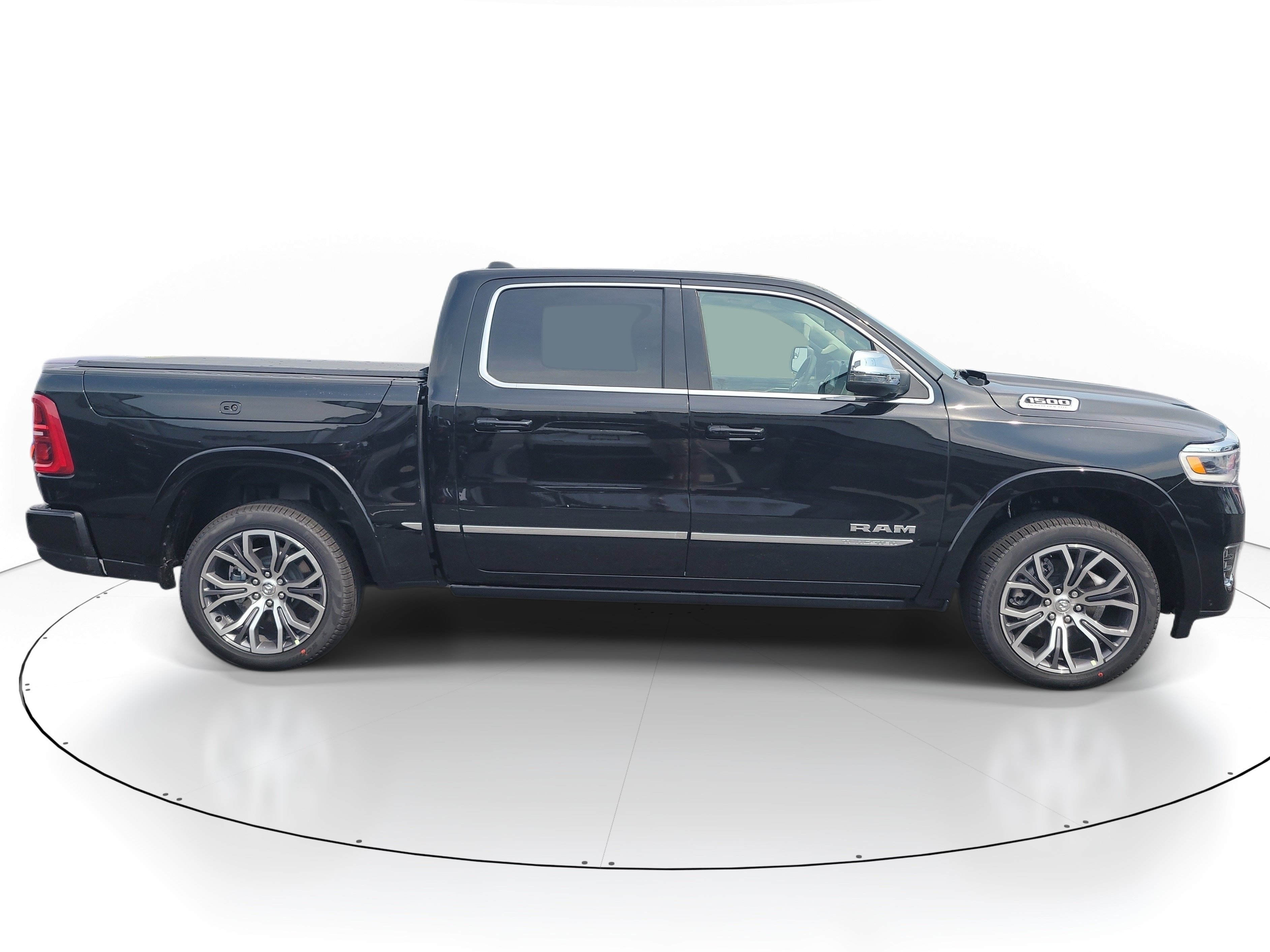 New 2026 Diamond Black Crystal Pearl-Coat Exterior Paint RAM Tungsten image 5