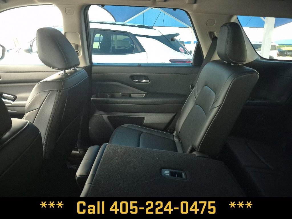 Used 2025  Nissan SL image 20