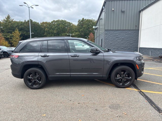 Used 2023 Baltic Gray Metallic Clearcoat Jeep Altitude X image 2