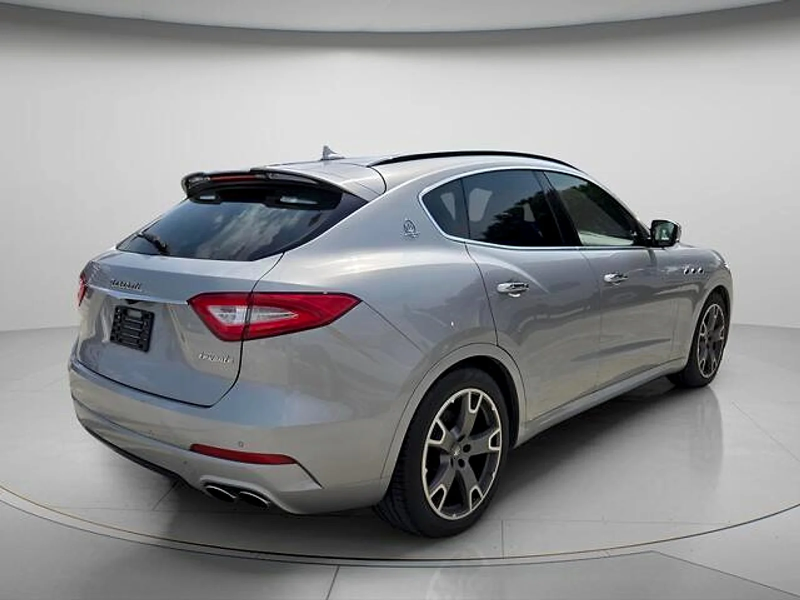 Used 2017  Maserati S image 6