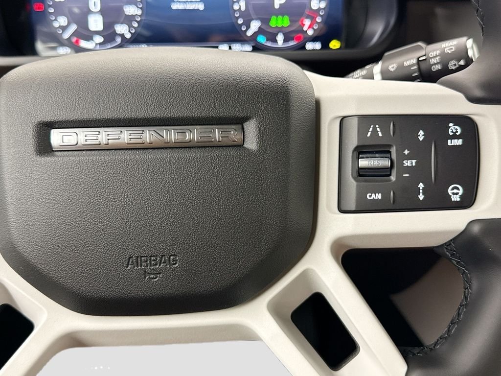 New 2026 Santorini Black LAND ROVER X-Dynamic SE image 12