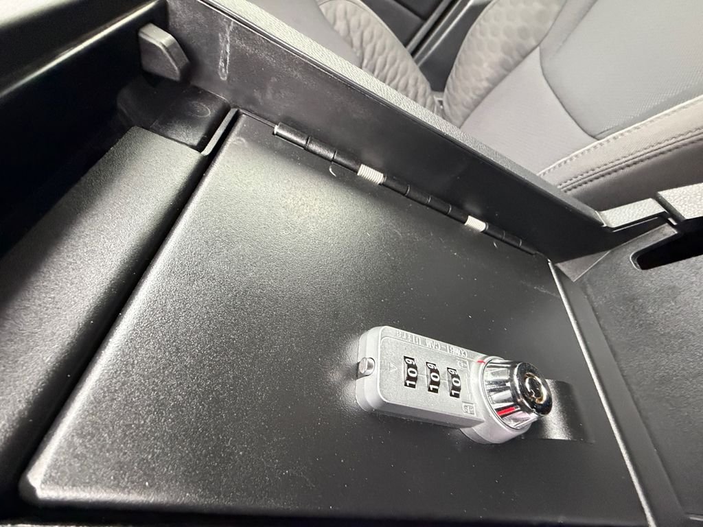 Used 2022 Silver Toyota SR5 image 23