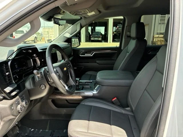 Used 2025 Summit White Chevrolet LTZ image 7
