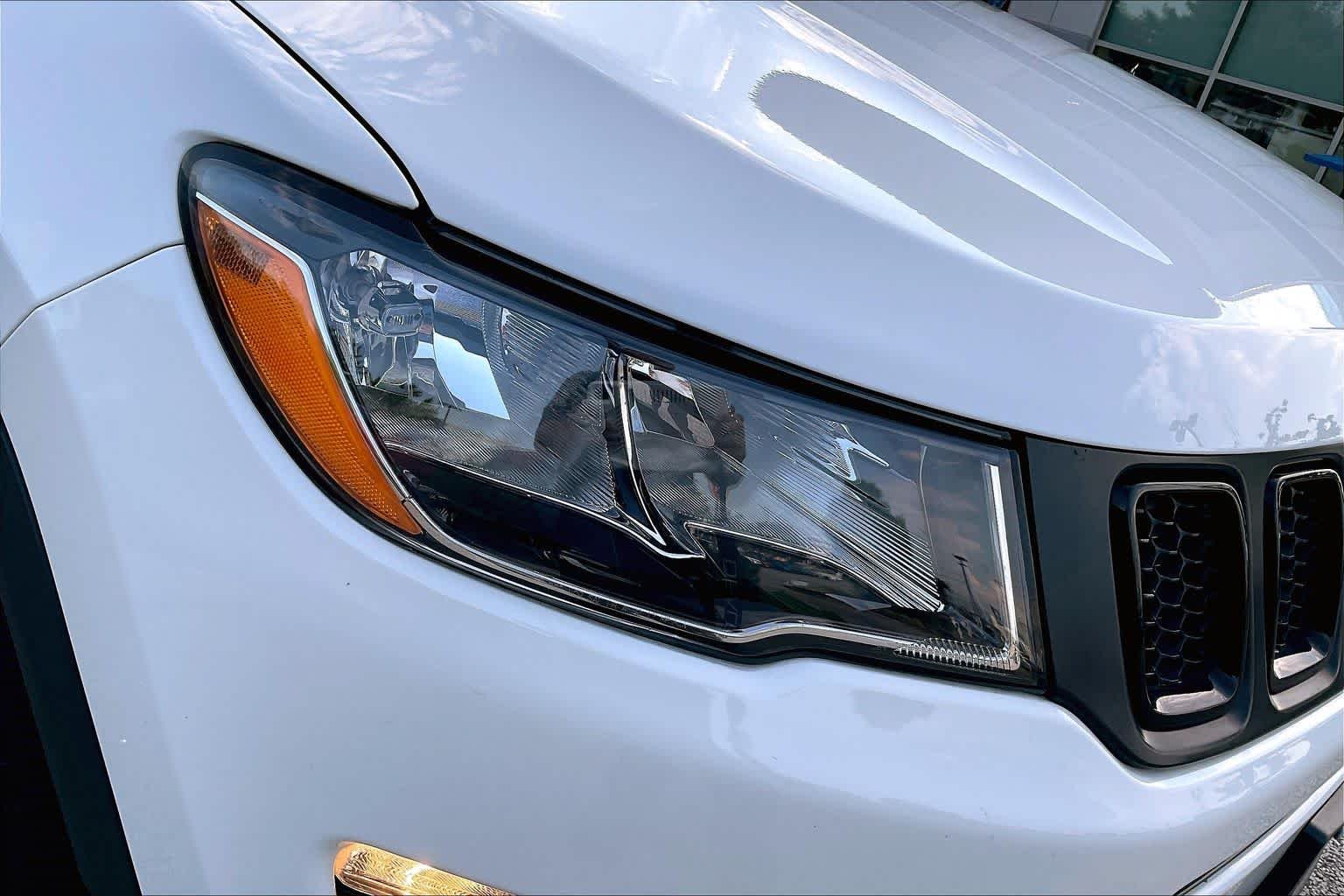 Used 2019 White Clearcoat Jeep Latitude image 25