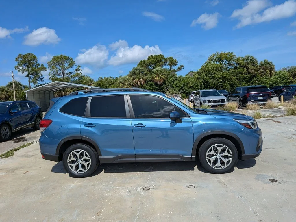 Used 2021 Blue Subaru Premium image 7
