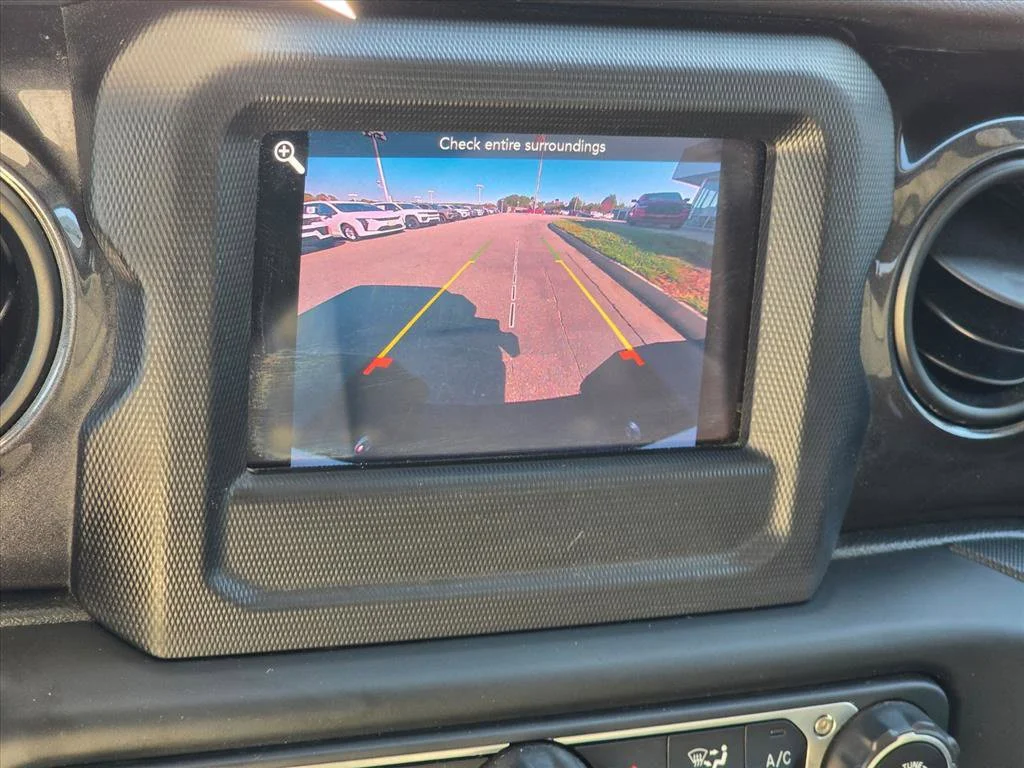 Used 2020 White Jeep Altitude image 5