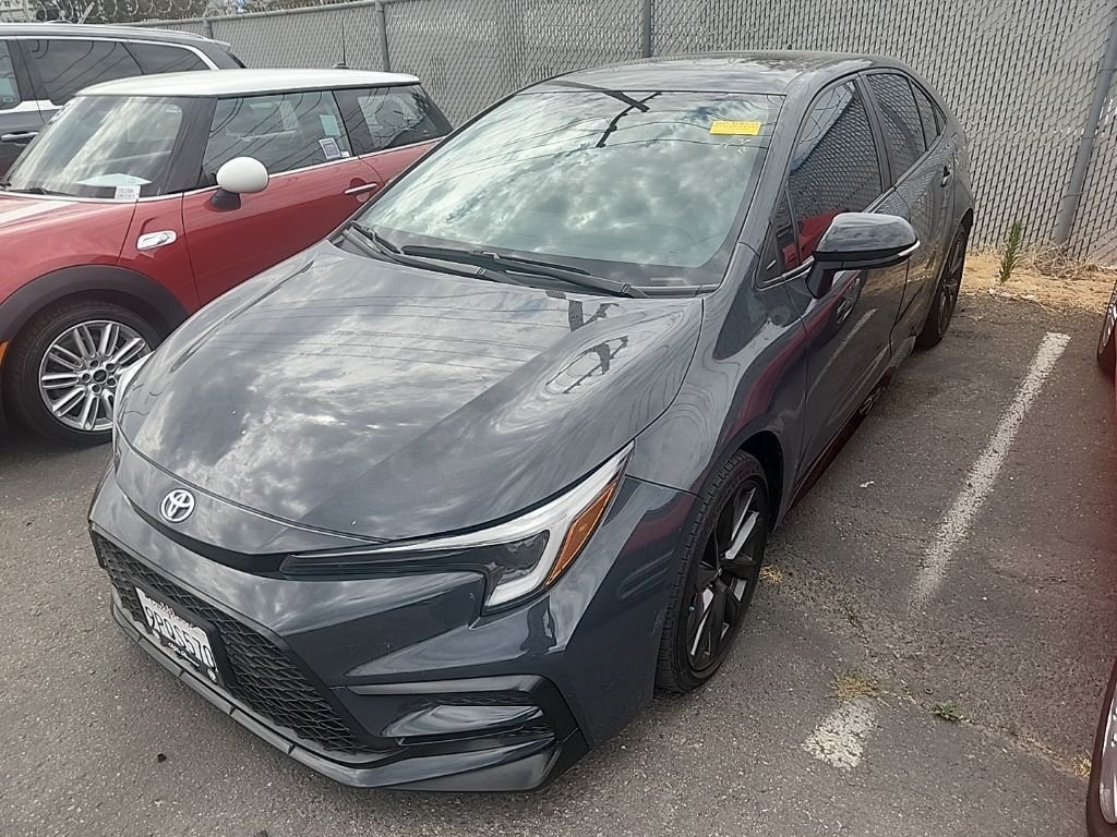 Used 2023  Toyota SE image 4