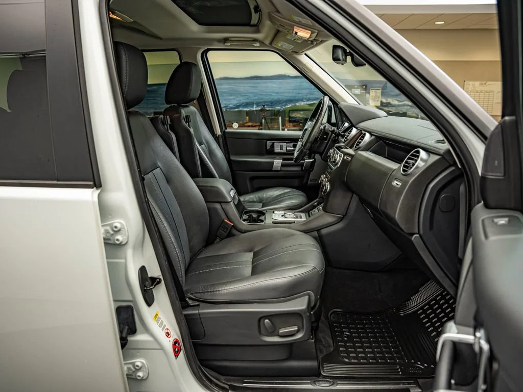 Used 2016 White Land Rover HSE image 35
