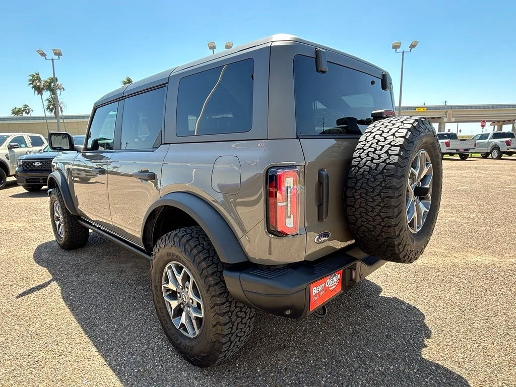 Used 2025 Gray Ford Badlands image 4