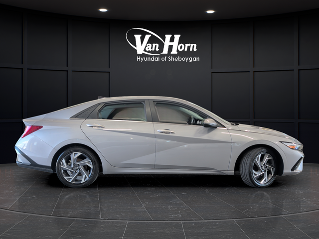 Certified Used 2025 Fluid Metal Hyundai Limited image 8